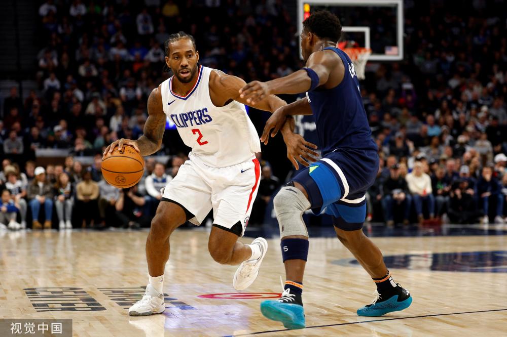 绿茵场上发 绿茵场上发